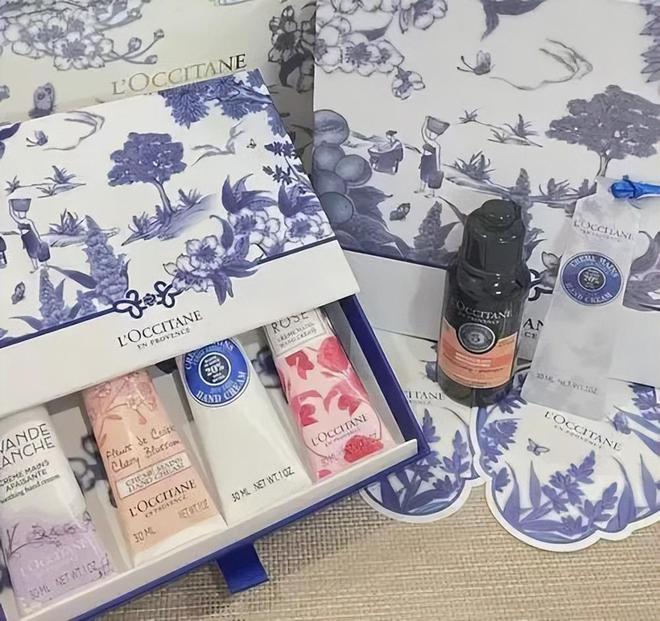 曾是中产最爱如今靠县城贵妇“续命”九游会J9入口450亿美妆巨头退市(图5)