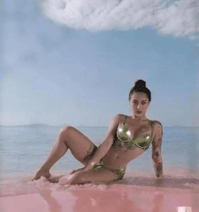 的她是健身界最迷人的女神!九游会惊艳全网!顶级身材