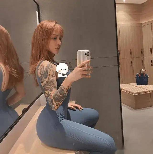 的她是健身界最迷人的女神!九游会惊艳全网!顶级身材(图3)