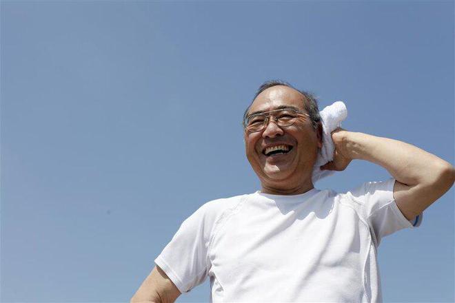 经不可避免？60岁以上的老年人要尤其注意j9九游会网址是什么新冠病毒3大结局已(图2)