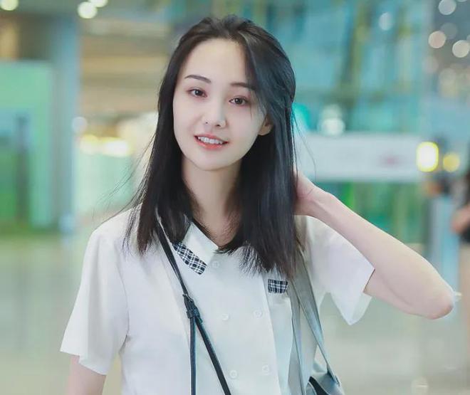 亲海外的小三已经怀孕是被封杀的郑爽九游会J9网红AKA自曝家丑称父(图2)