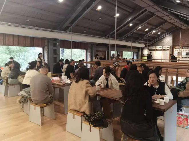 么感觉上海人好像都不上班j9九游会(中国)网站怎(图5)