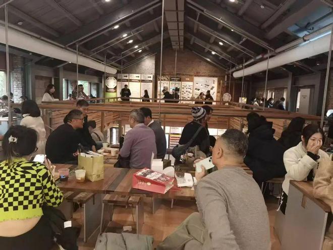 么感觉上海人好像都不上班j9九游会(中国)网站怎(图6)