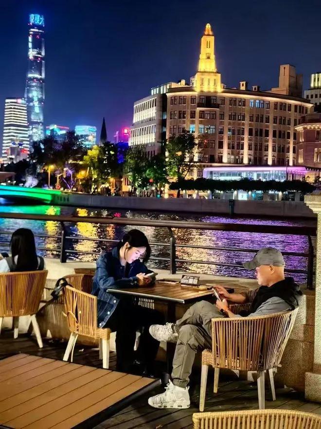 么感觉上海人好像都不上班j9九游会(中国)网站怎(图8)